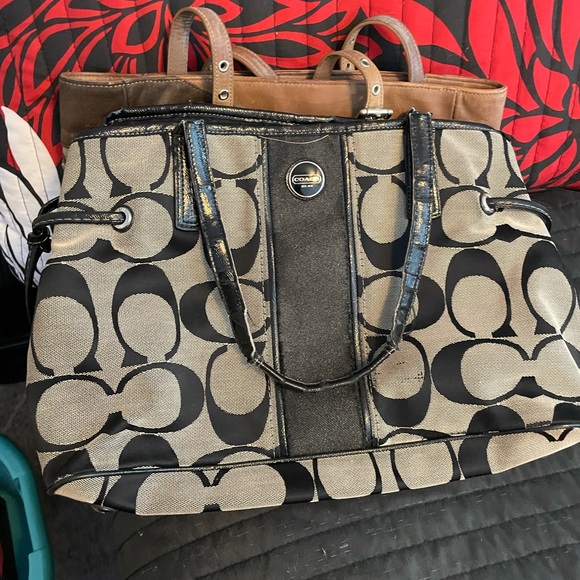 Super loved, some mild wear. - Picture 1 of 1